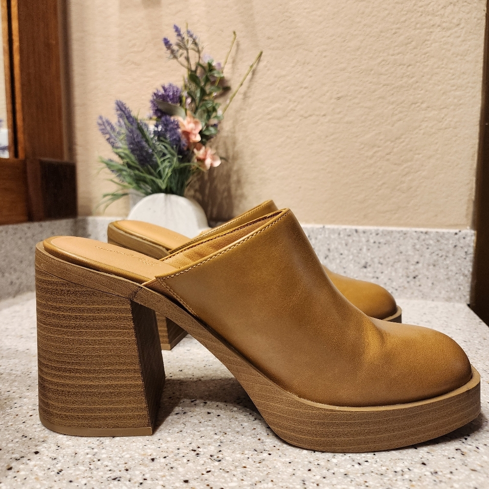 Beige clog 2 inch heels size 9